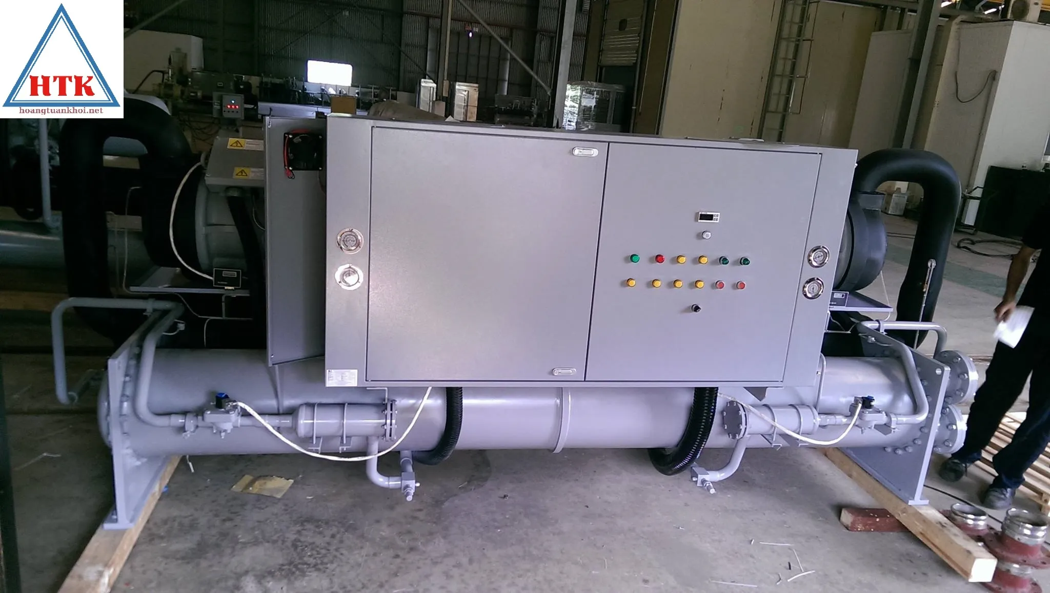 Máy làm lạnh nước trục vít nước giải nhiệt